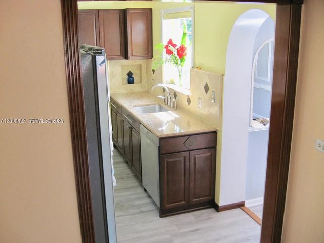 2140 NE 180th St, North Miami Beach, FL 33162