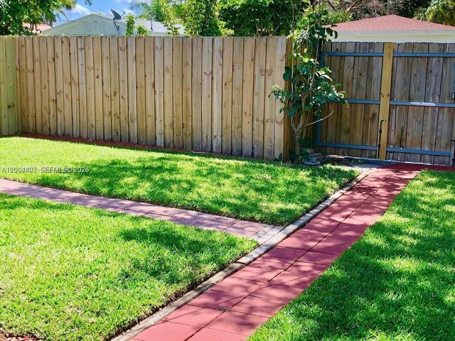 2140 NE 180th St, North Miami Beach, FL 33162