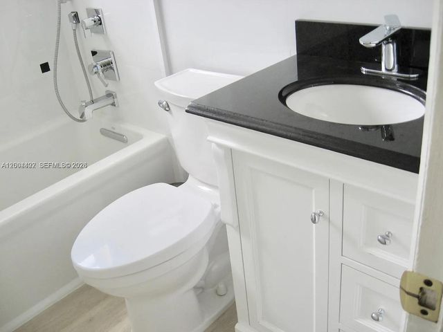 2140 NE 180th St, North Miami Beach, FL 33162