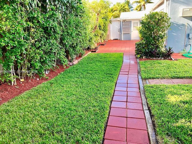 2140 NE 180th St, North Miami Beach, FL 33162