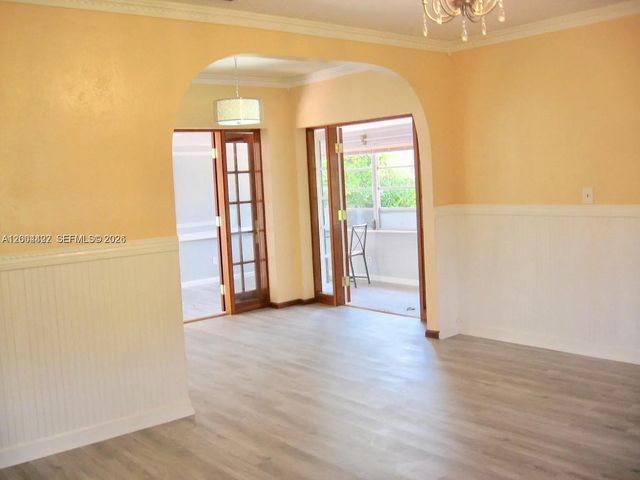 2140 NE 180th St, North Miami Beach, FL 33162