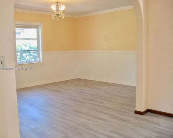 2140 NE 180th St, North Miami Beach, FL 33162