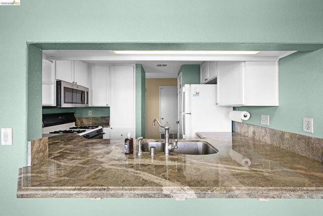 21103 Gary Dr 307D, Hayward, CA 94546