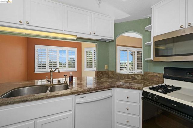 21103 Gary Dr 307D, Hayward, CA 94546