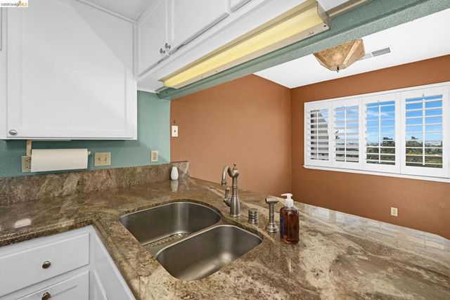 21103 Gary Dr 307D, Hayward, CA 94546