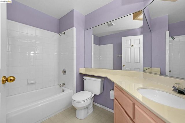 21103 Gary Dr 307D, Hayward, CA 94546