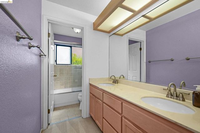 21103 Gary Dr 307D, Hayward, CA 94546