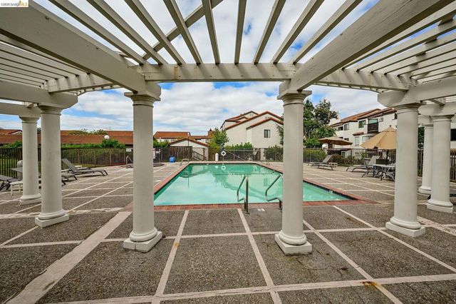 21103 Gary Dr 307D, Hayward, CA 94546
