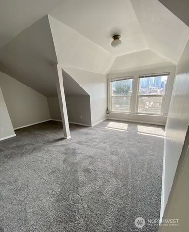 819 6th Avenue N, Seattle, WA 98109
