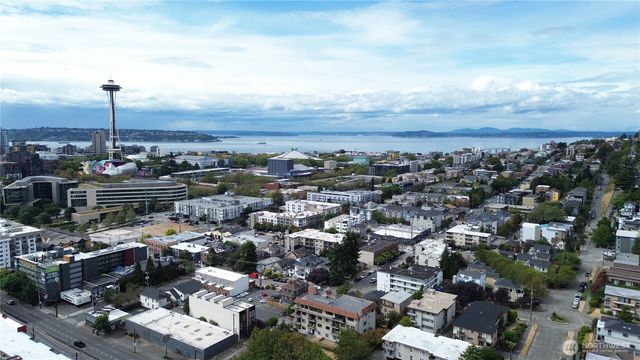 819 6th Avenue N, Seattle, WA 98109