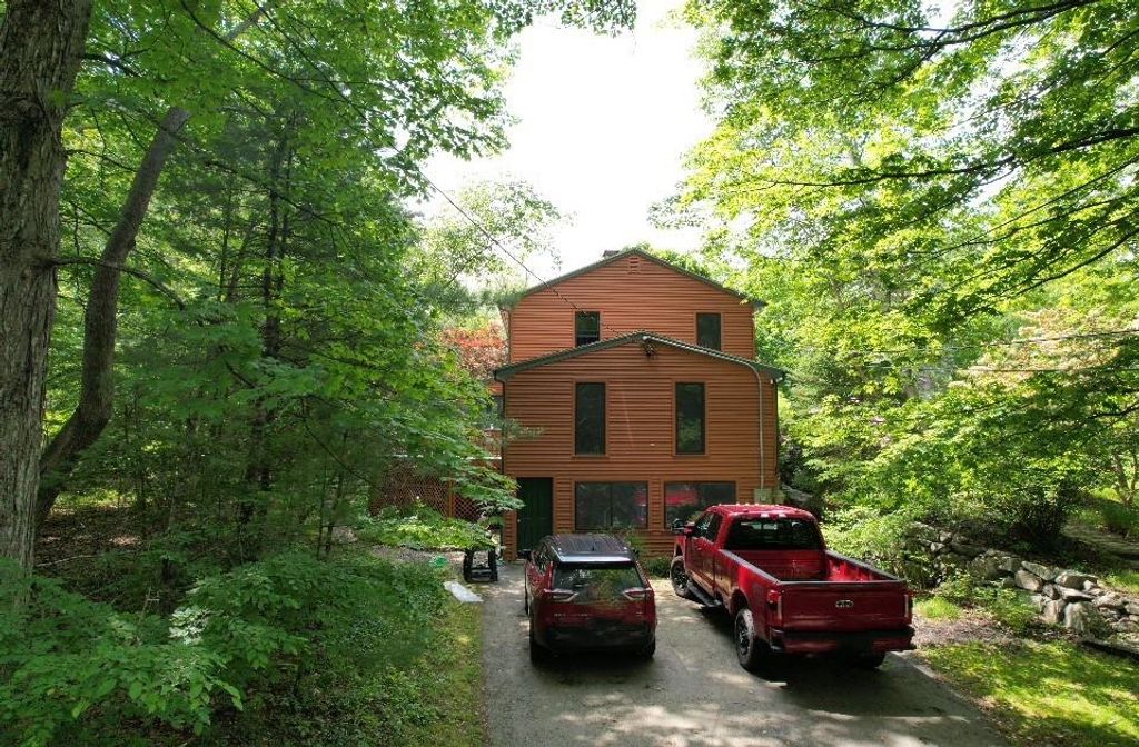 4 Bartlett Road, Durham, NH 03824