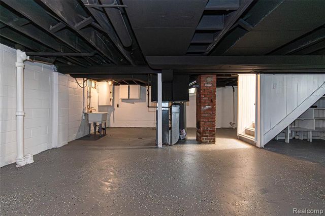 18068 Asbury Park, Detroit, MI 48235