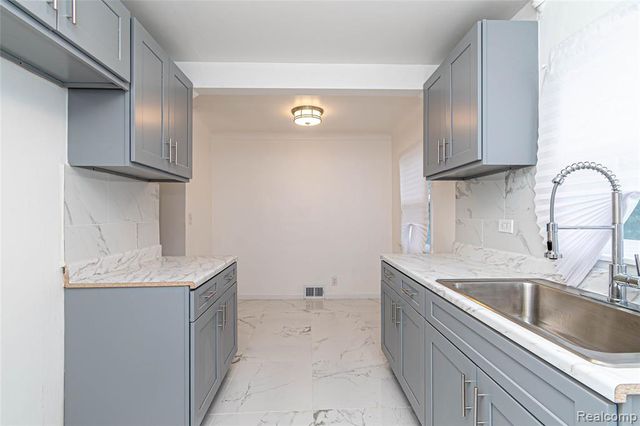 18068 Asbury Park, Detroit, MI 48235