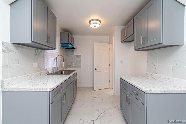 18068 Asbury Park, Detroit, MI 48235