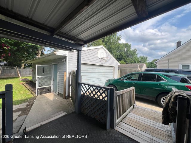 6935 Cooper Road, Lansing, MI 48911