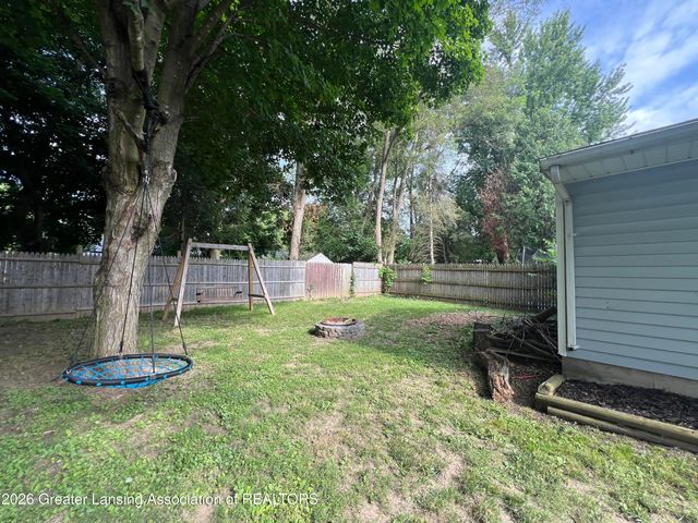 6935 Cooper Road, Lansing, MI 48911