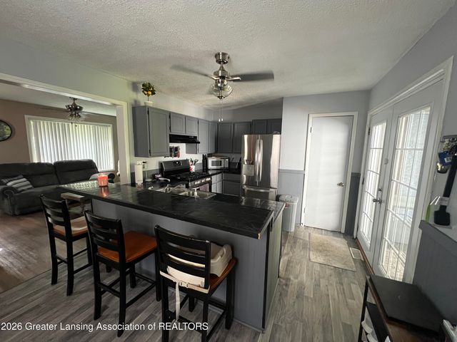 6935 Cooper Road, Lansing, MI 48911
