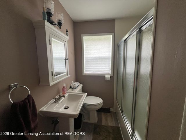 6935 Cooper Road, Lansing, MI 48911
