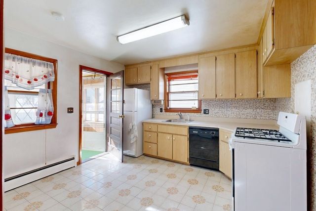 61 Fawndale Rd, Boston, MA 02131