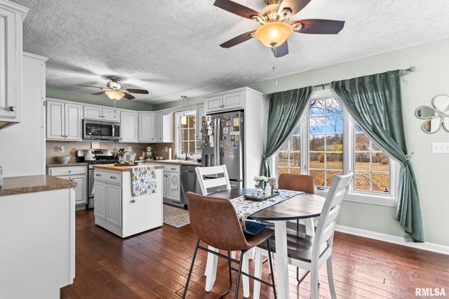 3223 WEST Street, Springfield, IL 62707