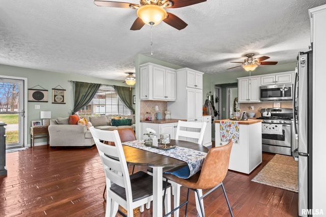 3223 WEST Street, Springfield, IL 62707