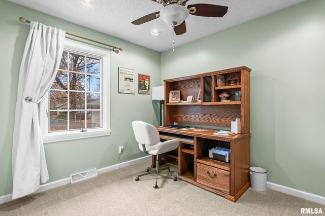 3223 WEST Street, Springfield, IL 62707