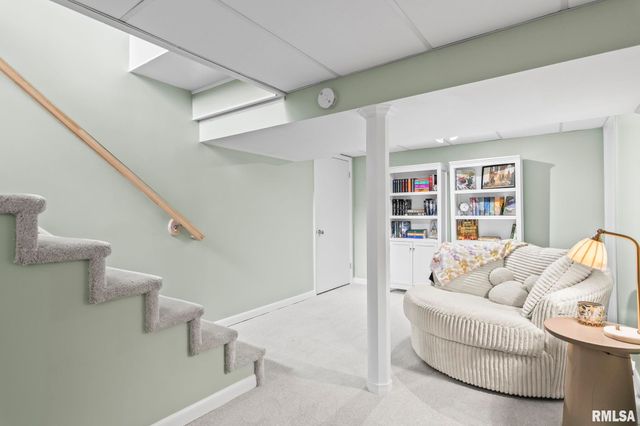 3223 WEST Street, Springfield, IL 62707