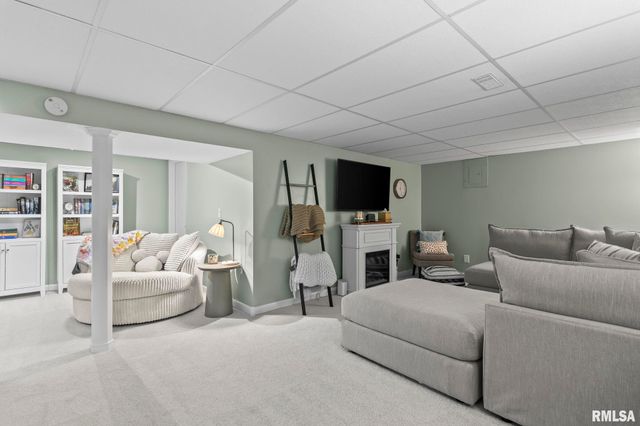 3223 WEST Street, Springfield, IL 62707