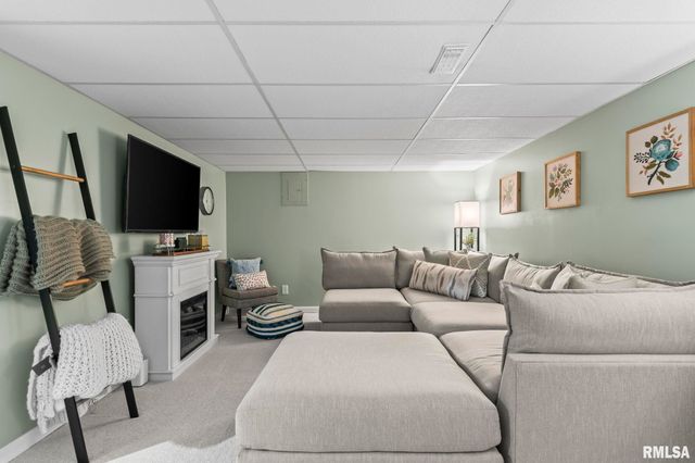 3223 WEST Street, Springfield, IL 62707