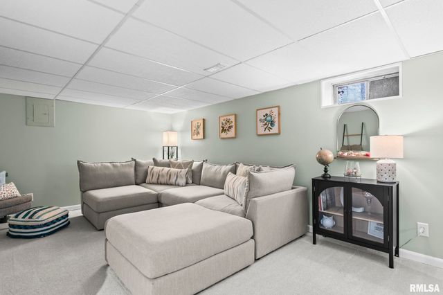 3223 WEST Street, Springfield, IL 62707