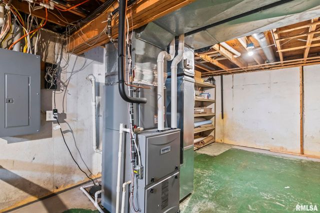 3223 WEST Street, Springfield, IL 62707