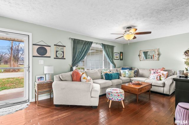 3223 WEST Street, Springfield, IL 62707