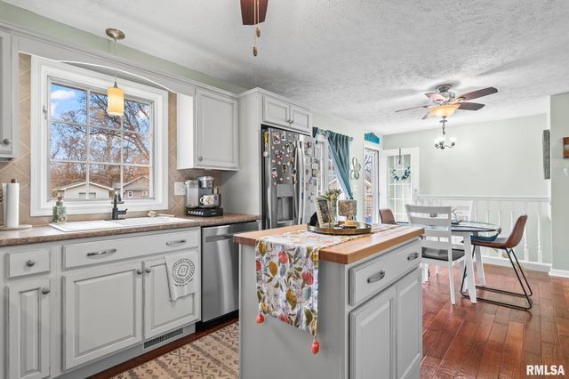 3223 WEST Street, Springfield, IL 62707