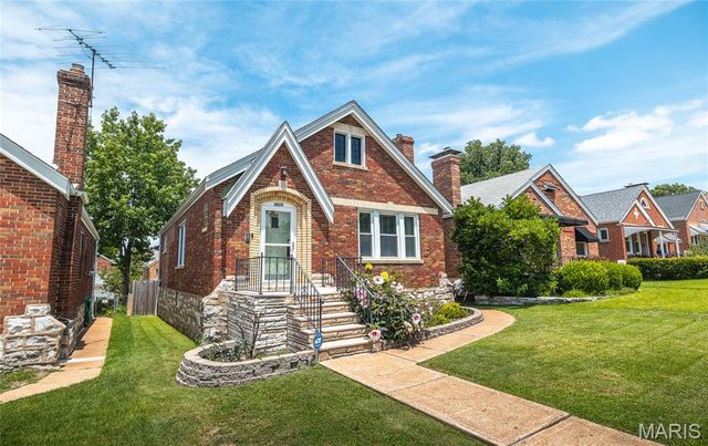 5625 Tholozan Avenue, St Louis, MO 63109