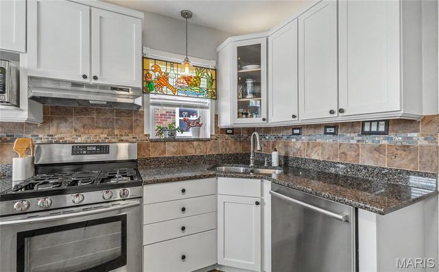 5625 Tholozan Avenue, St Louis, MO 63109