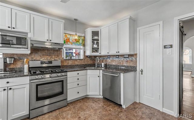 5625 Tholozan Avenue, St Louis, MO 63109