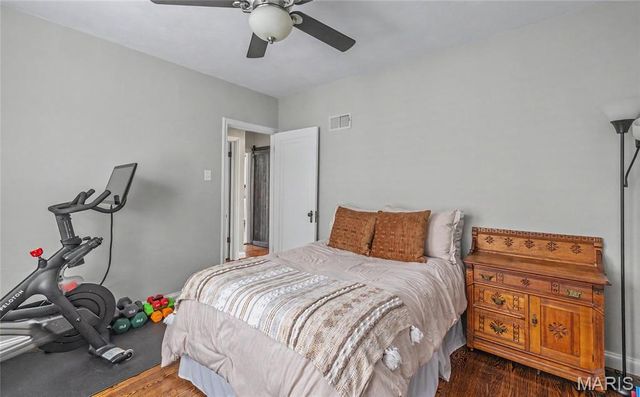 5625 Tholozan Avenue, St Louis, MO 63109
