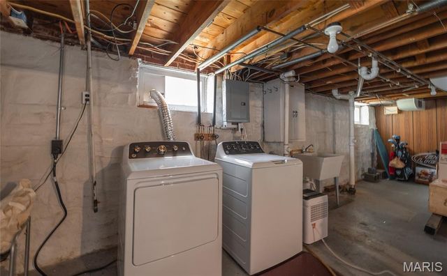 5625 Tholozan Avenue, St Louis, MO 63109