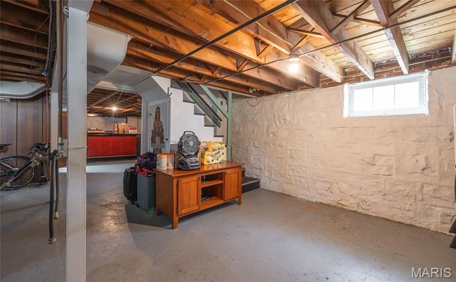 5625 Tholozan Avenue, St Louis, MO 63109
