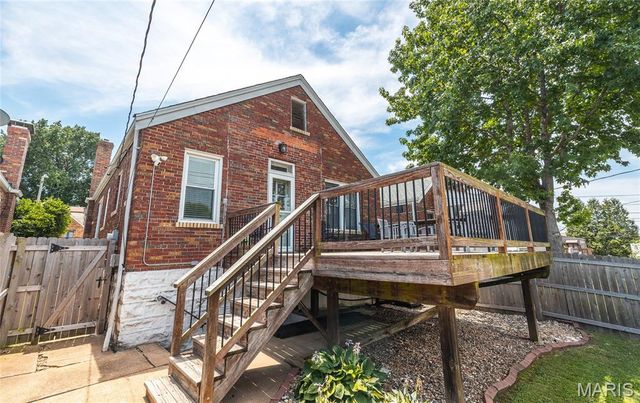 5625 Tholozan Avenue, St Louis, MO 63109