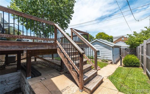 5625 Tholozan Avenue, St Louis, MO 63109