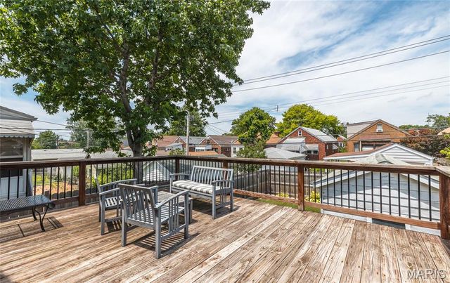 5625 Tholozan Avenue, St Louis, MO 63109