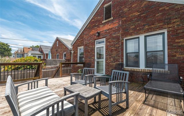 5625 Tholozan Avenue, St Louis, MO 63109