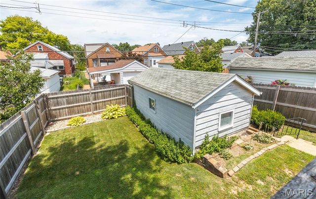 5625 Tholozan Avenue, St Louis, MO 63109