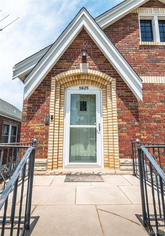 5625 Tholozan Avenue, St Louis, MO 63109