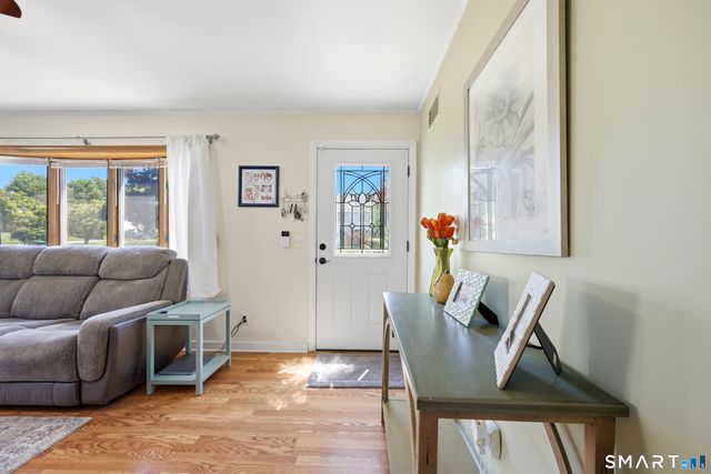 31 Roseleah Drive, Waterford, CT 06385