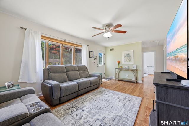 31 Roseleah Drive, Waterford, CT 06385