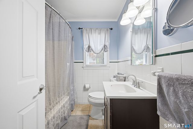 31 Roseleah Drive, Waterford, CT 06385
