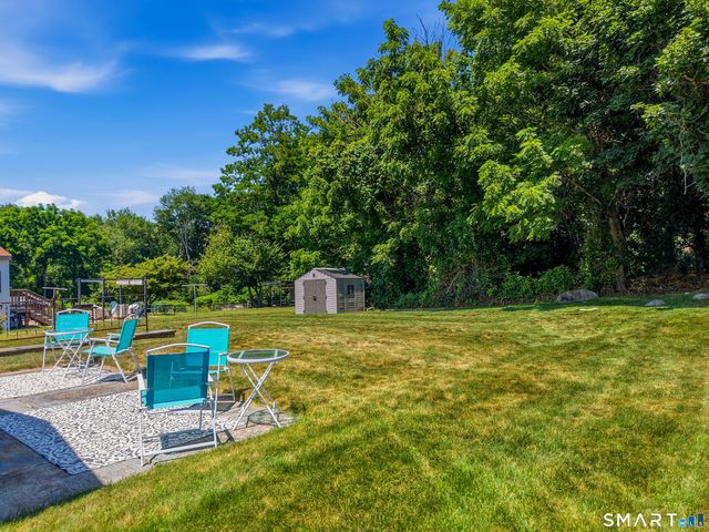 31 Roseleah Drive, Waterford, CT 06385