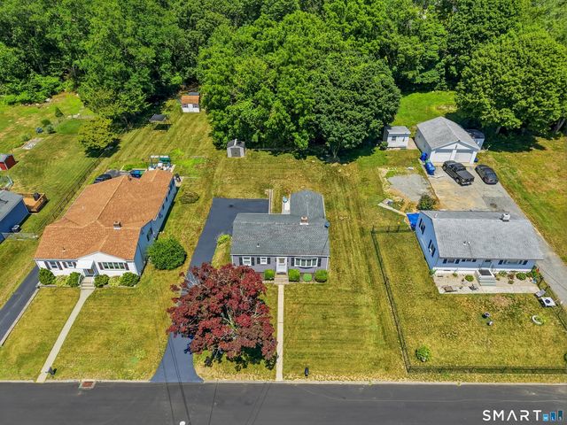 31 Roseleah Drive, Waterford, CT 06385